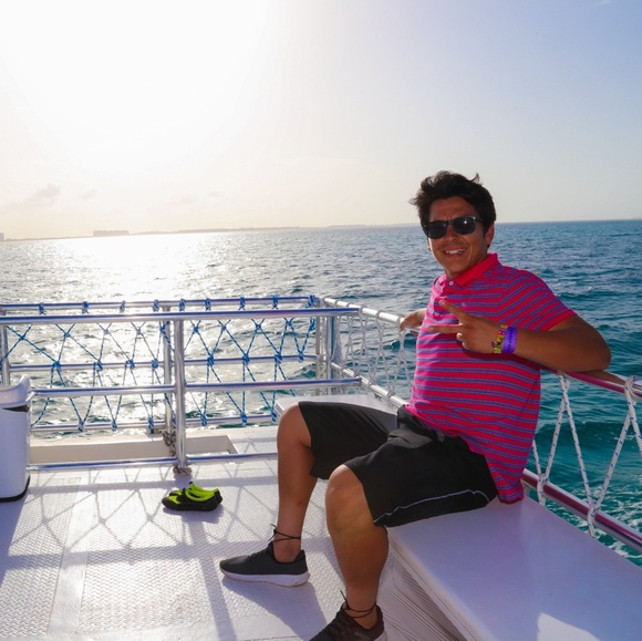 Meet The Posher. Jesse - Picture 2 of 4